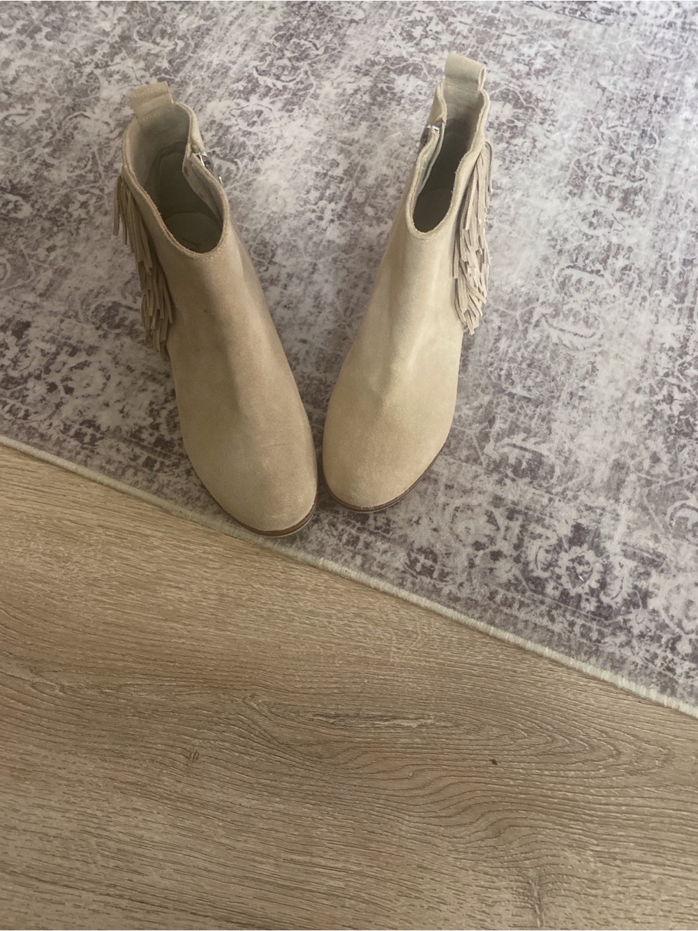 Genuine Natural Matisse CLOEY booties with side zipper and fringe, size 8.5